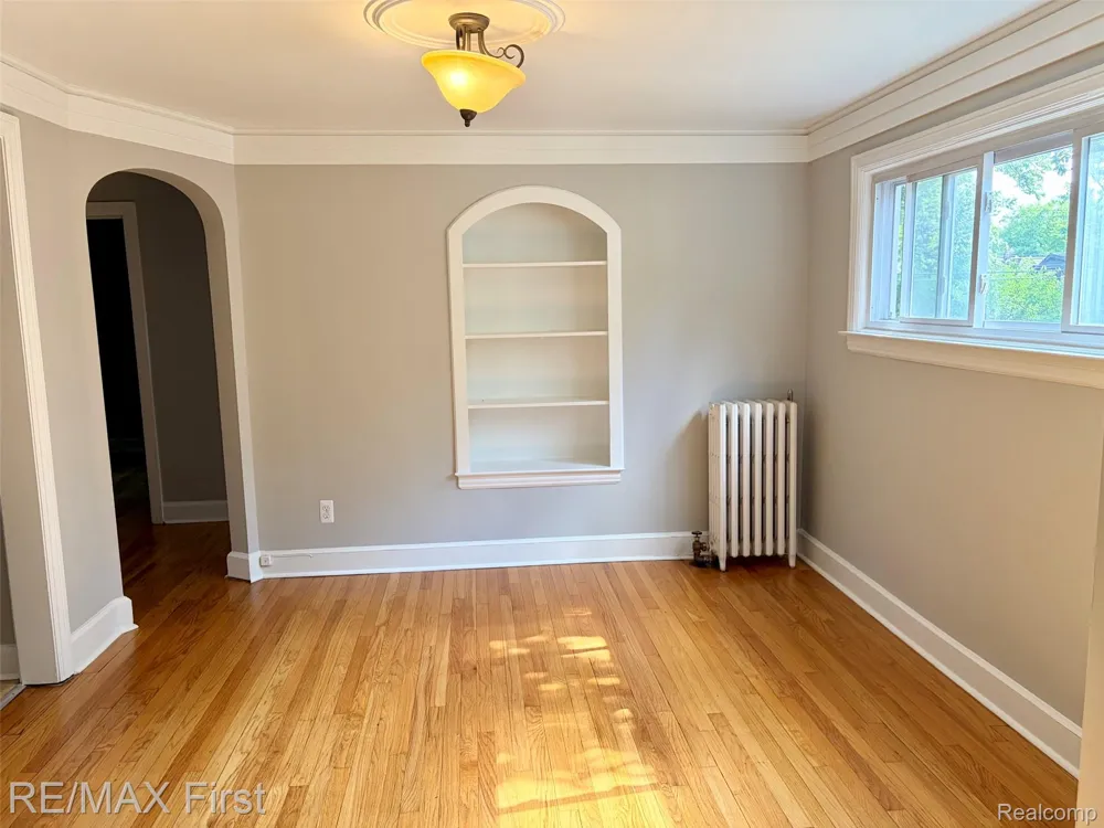 383 W Chesterfield Street Ferndale City, MI 48220