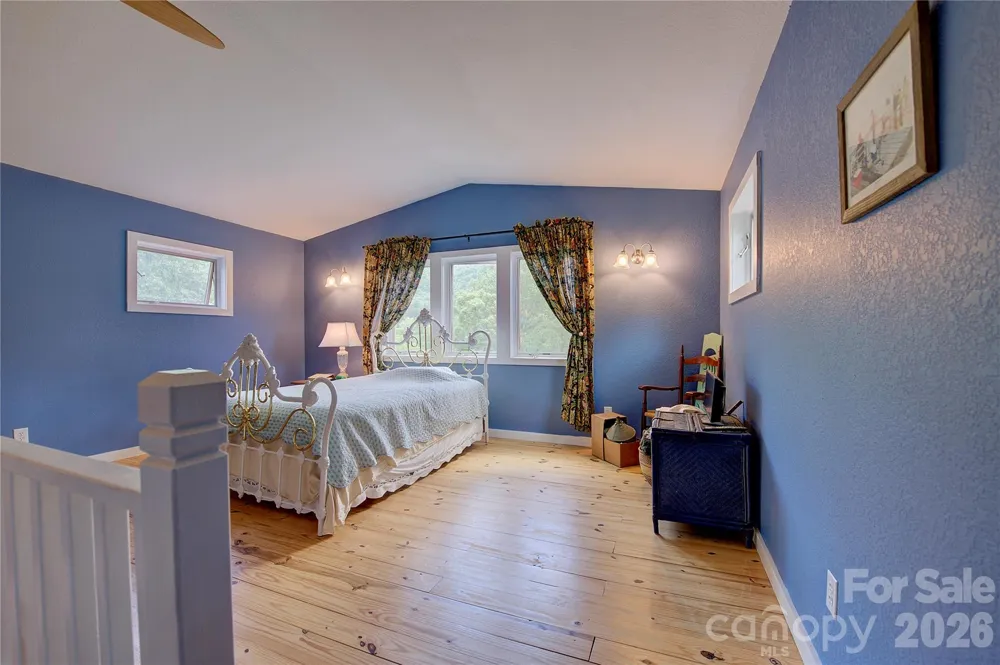 2825 Harrell Hill Road Bakersville, NC 28705