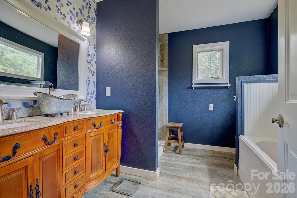 2825 Harrell Hill Road Bakersville, NC 28705