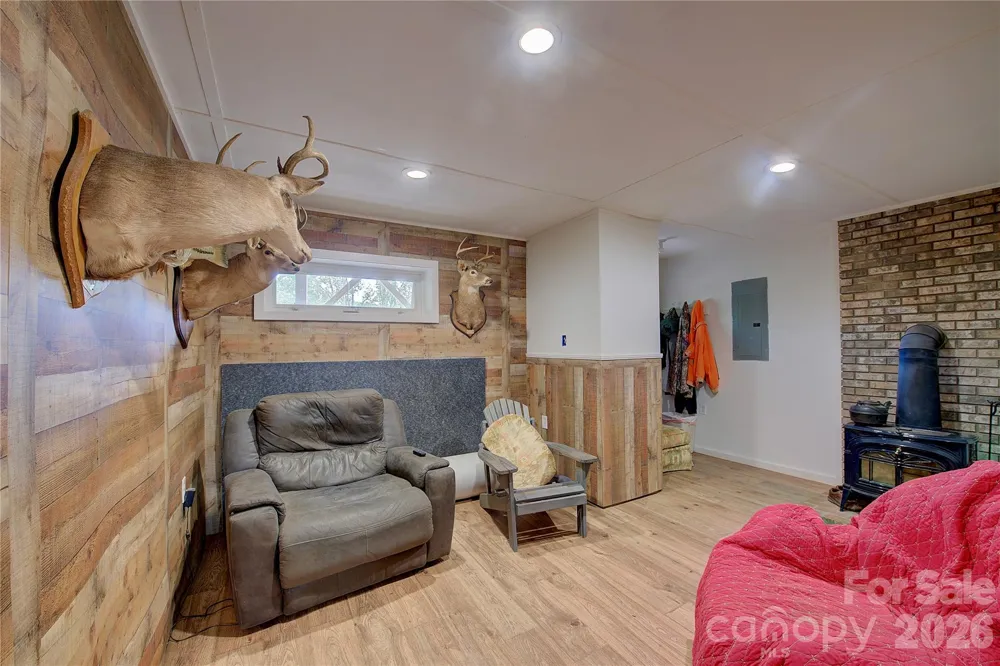 2825 Harrell Hill Road Bakersville, NC 28705
