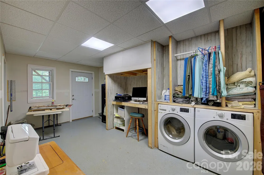 2825 Harrell Hill Road Bakersville, NC 28705