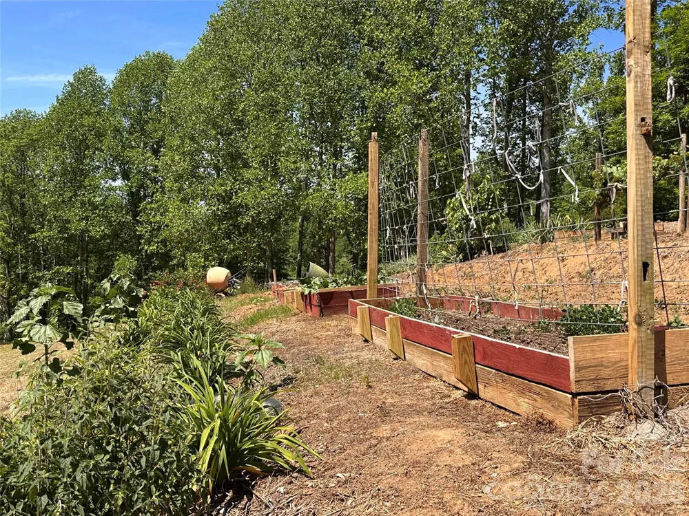 2825 Harrell Hill Road Bakersville, NC 28705