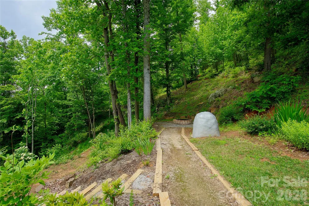 2825 Harrell Hill Road Bakersville, NC 28705