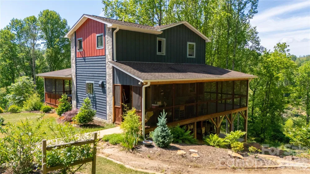 2825 Harrell Hill Road Bakersville, NC 28705