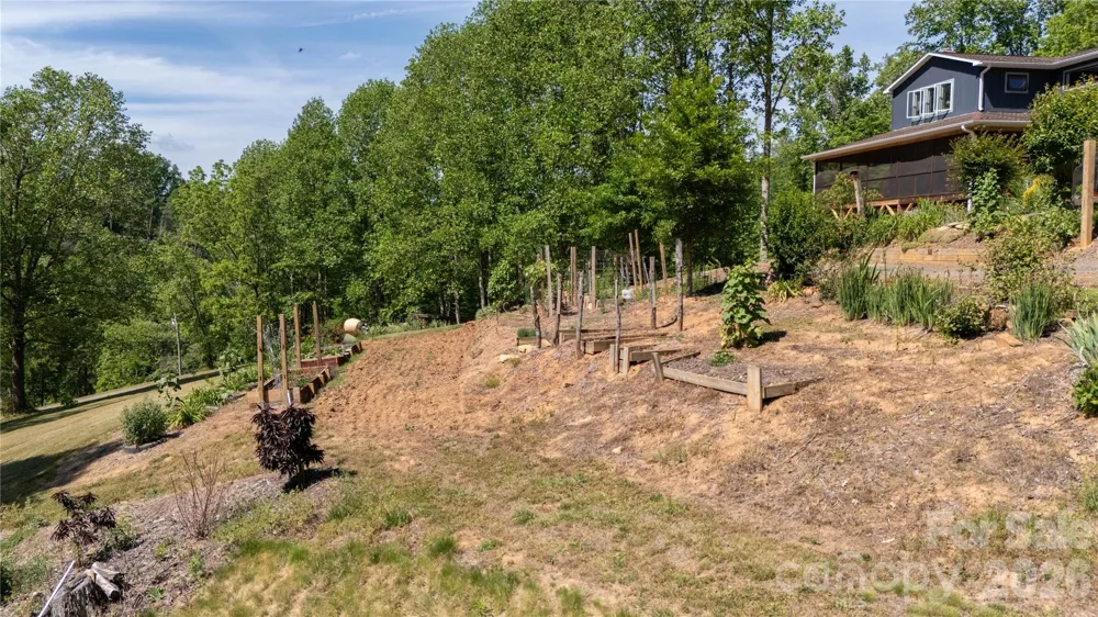 2825 Harrell Hill Road Bakersville, NC 28705