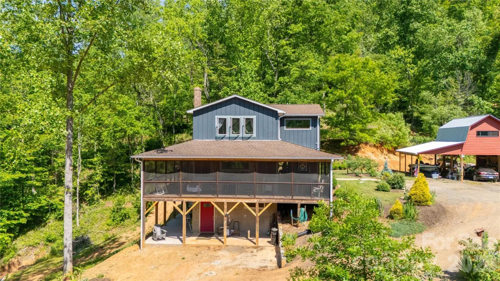 2825 Harrell Hill Road Bakersville, NC 28705