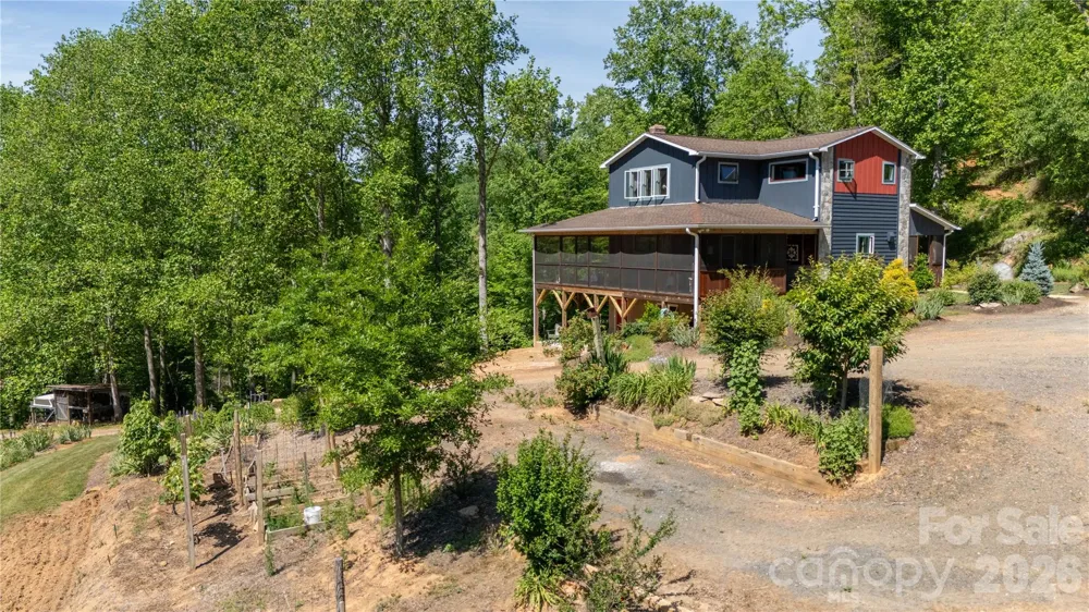 2825 Harrell Hill Road Bakersville, NC 28705