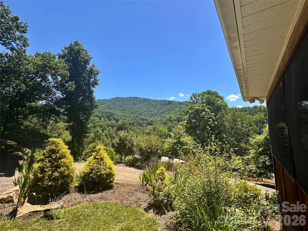2825 Harrell Hill Road Bakersville, NC 28705