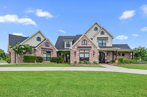 304 Champions Court