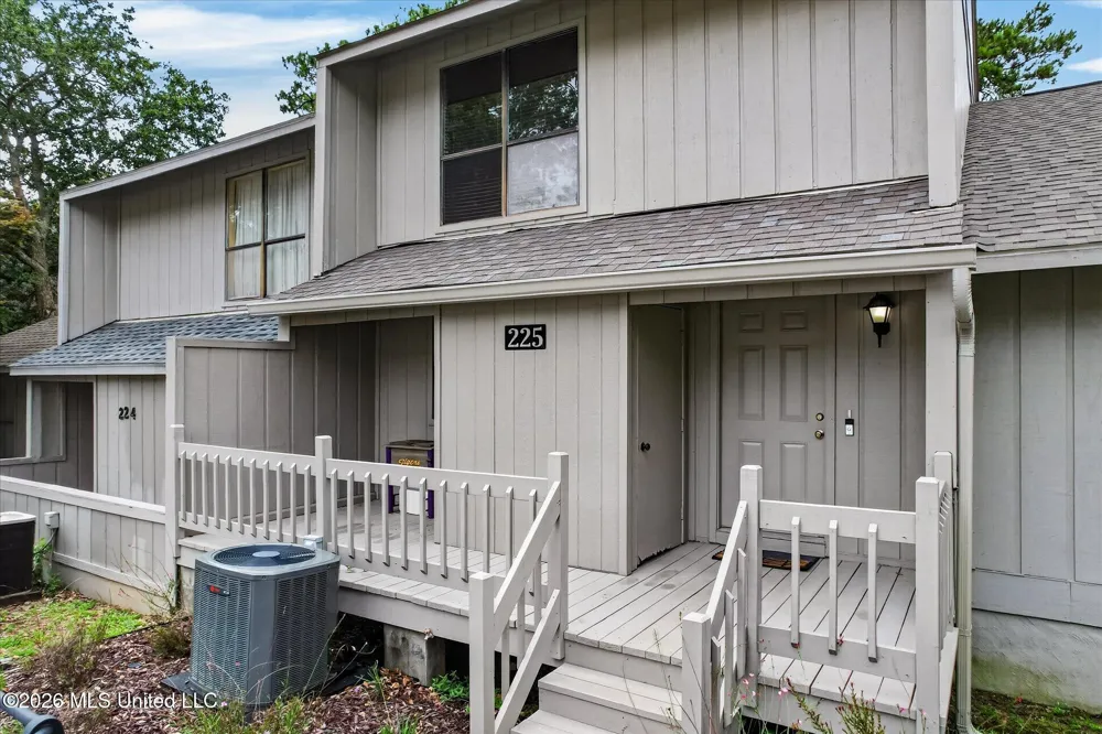 225 Highpoint Drive Diamondhead, MS 39525