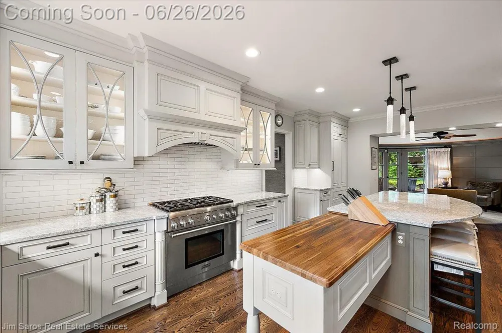 688 Balfour Street Grosse Pointe Park City, MI 48230