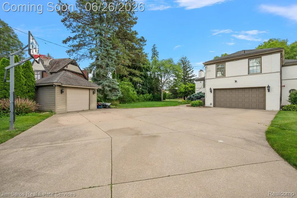 688 Balfour Street Grosse Pointe Park City, MI 48230
