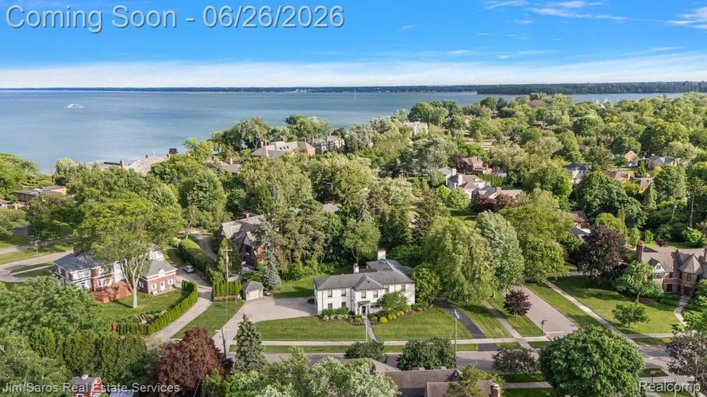 688 Balfour Street Grosse Pointe Park City, MI 48230
