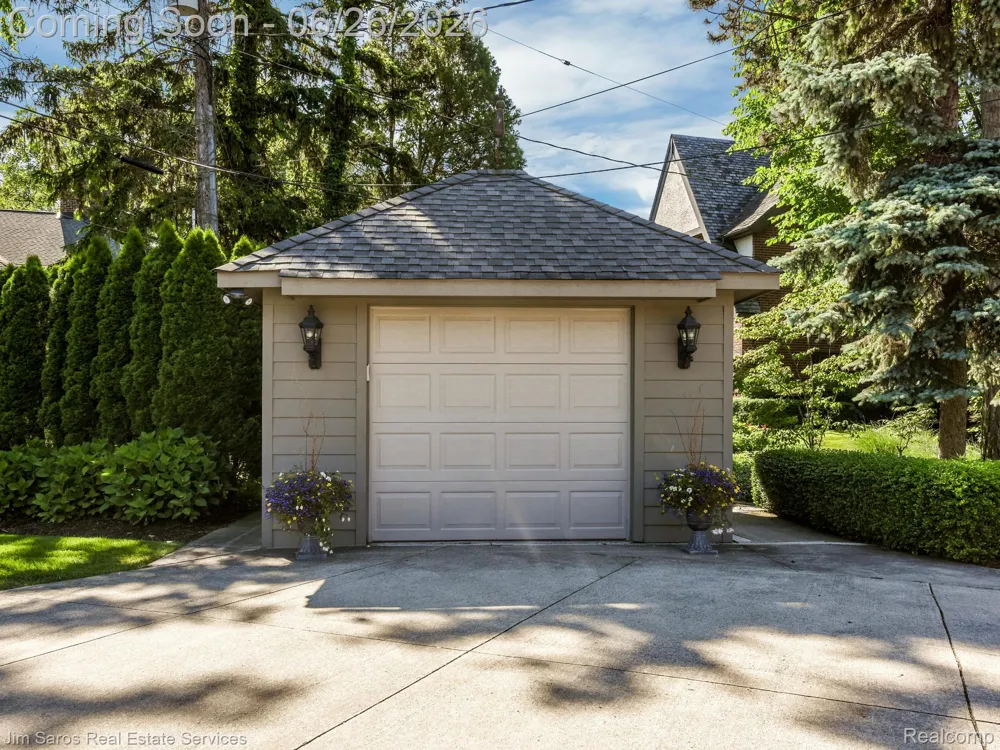 688 Balfour Street Grosse Pointe Park City, MI 48230