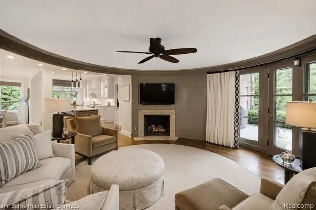 688 Balfour Street Grosse Pointe Park City, MI 48230