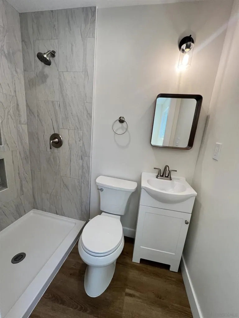 4042 Eta St San Diego, CA 92113