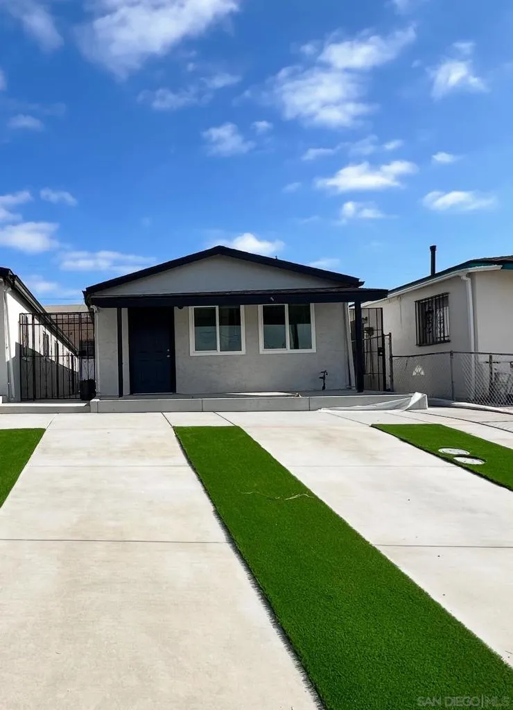 4042 Eta St San Diego, CA 92113