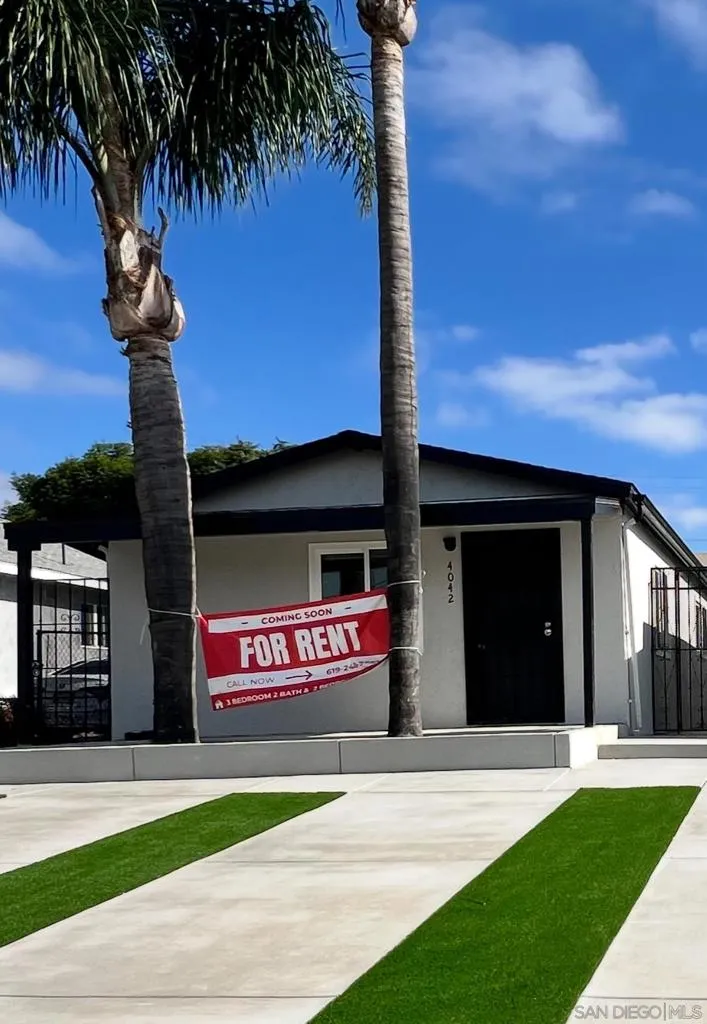 4042 Eta St San Diego, CA 92113