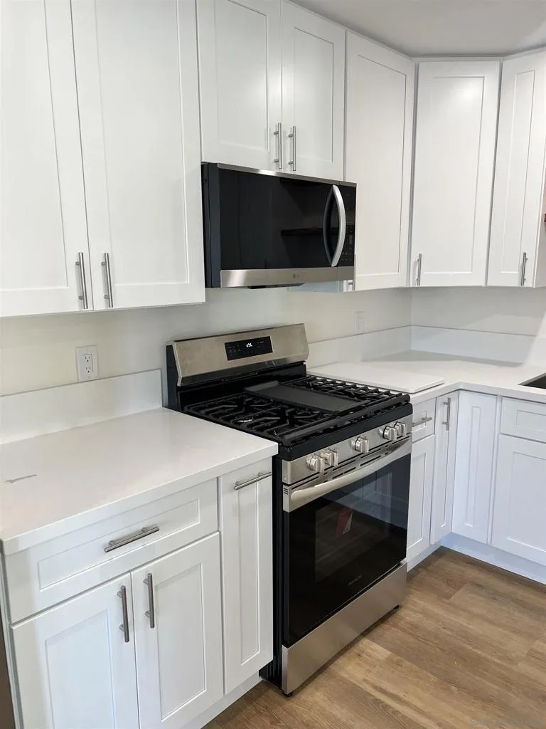4042 Eta St San Diego, CA 92113