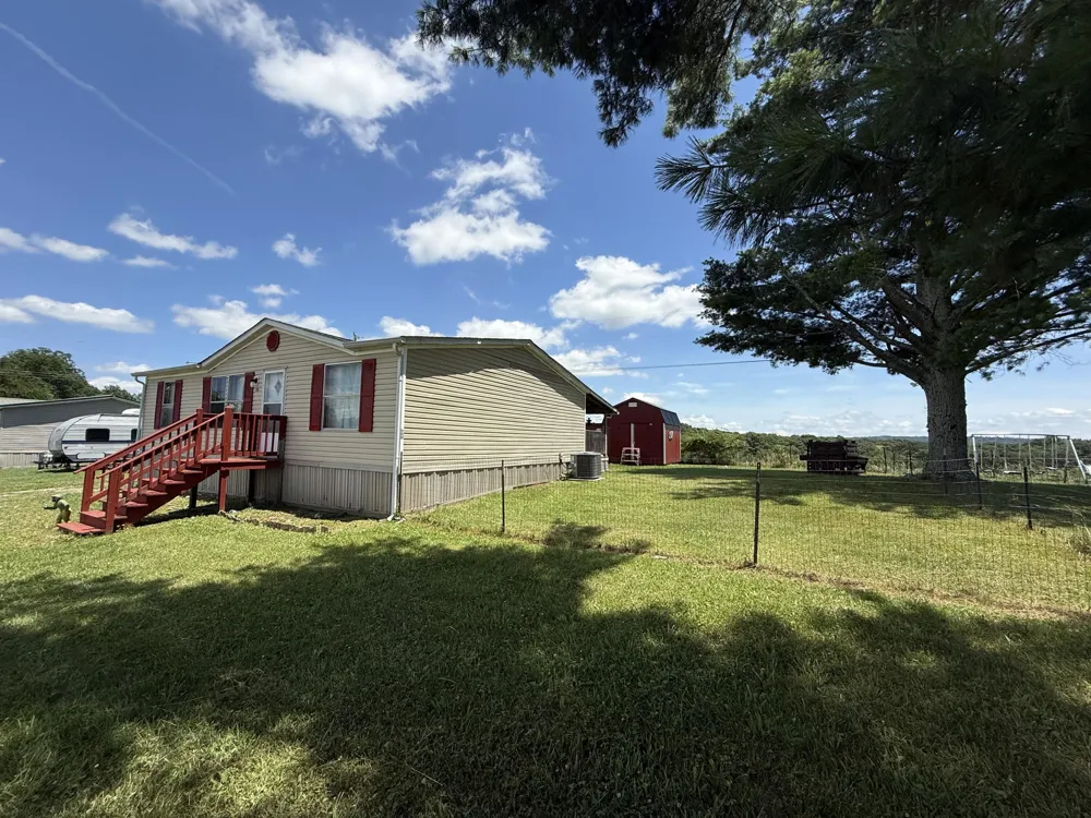 76 Kelsey Lane Pikeville, TN 37367