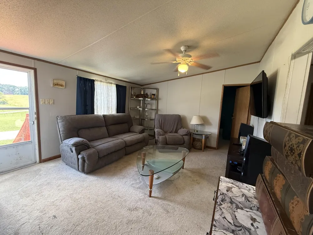 76 Kelsey Lane Pikeville, TN 37367