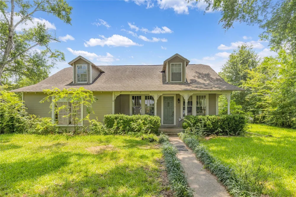 9283 State Highway 75 S New Waverly, TX 77358