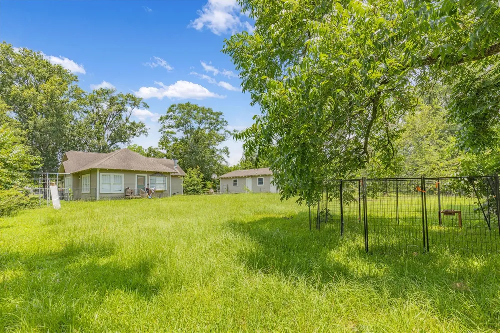 9283 State Highway 75 S New Waverly, TX 77358
