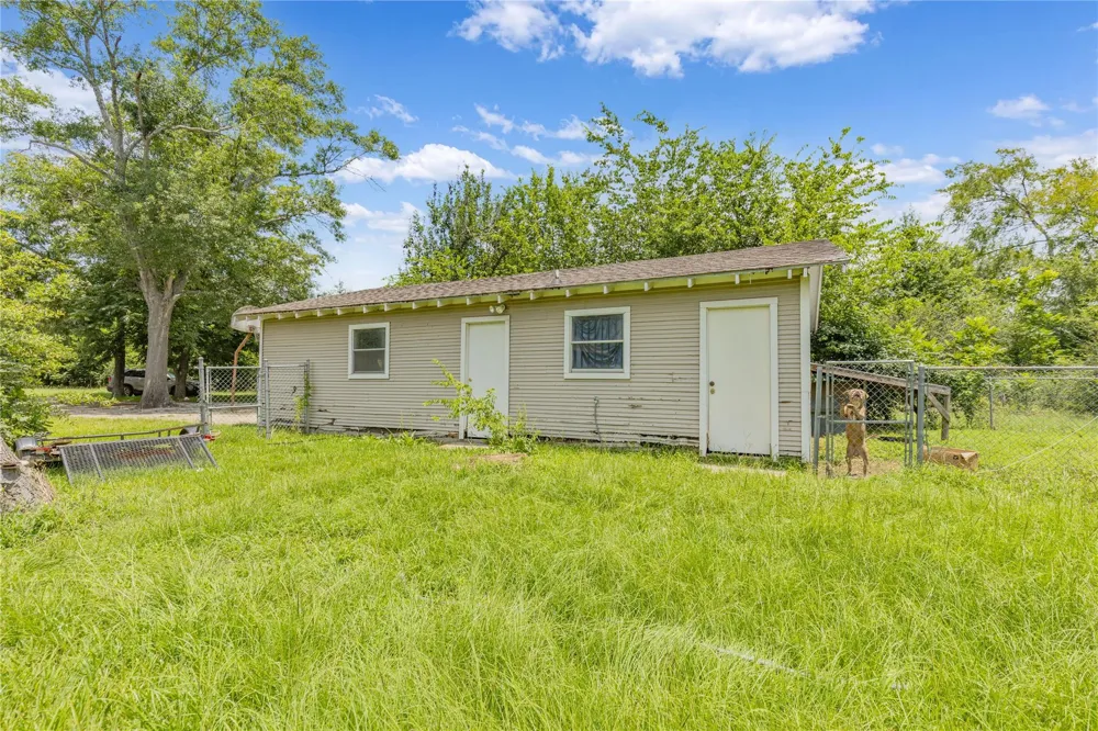 9283 State Highway 75 S New Waverly, TX 77358