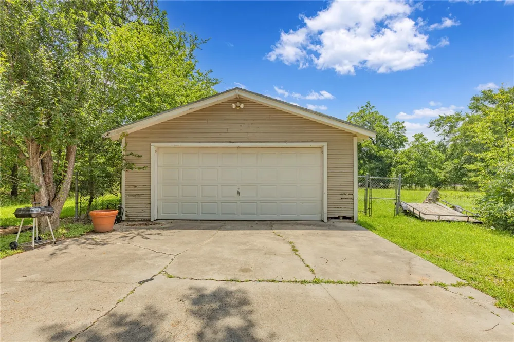 9283 State Highway 75 S New Waverly, TX 77358