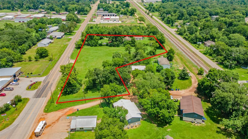 9283 State Highway 75 S New Waverly, TX 77358
