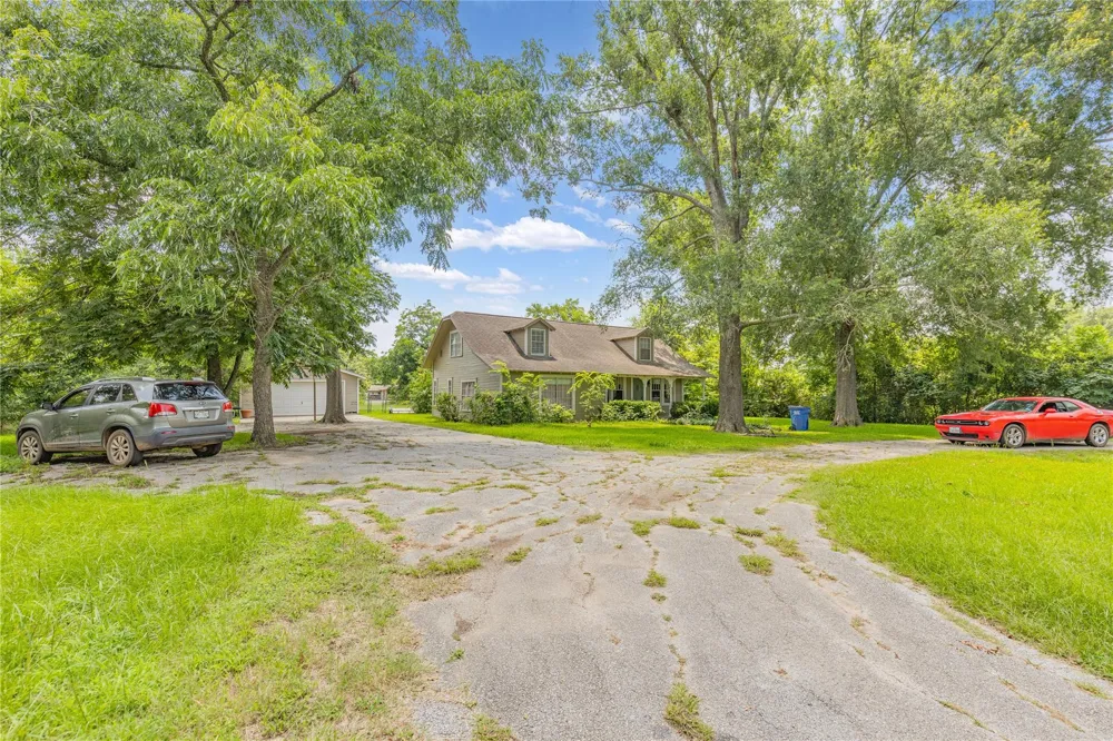 9283 State Highway 75 S New Waverly, TX 77358