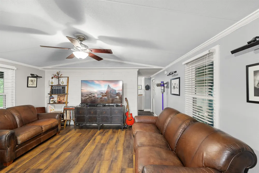 1218 County Road 436 Dime Box, TX 77853