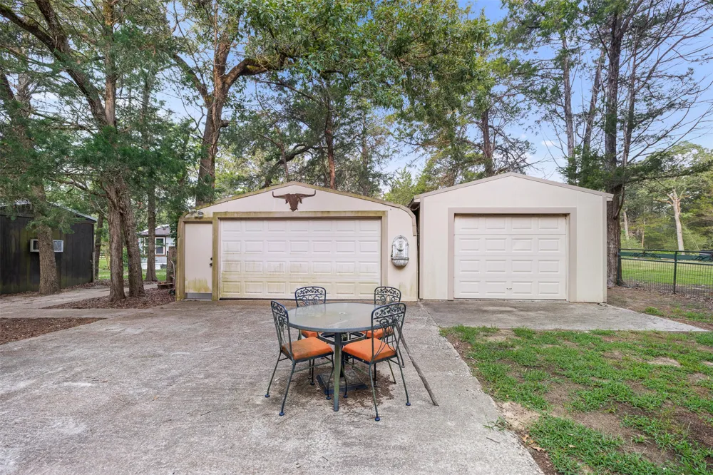 1218 County Road 436 Dime Box, TX 77853