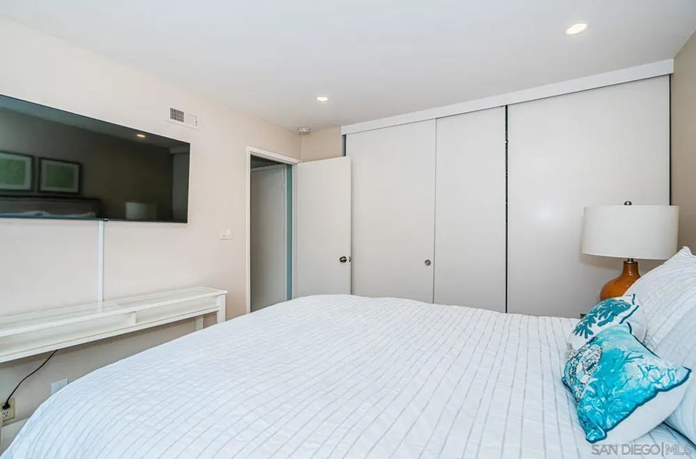 901 Caminito Madrigal #E Carlsbad, CA 92011