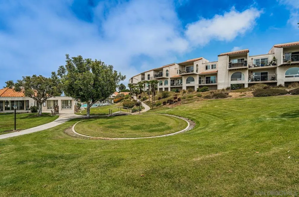 901 Caminito Madrigal #E Carlsbad, CA 92011