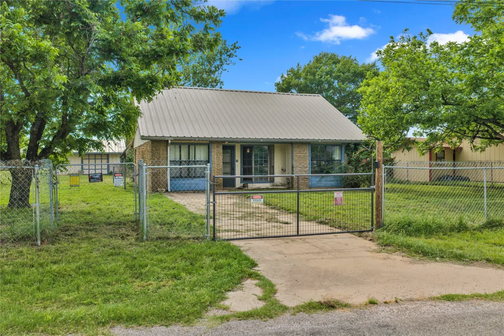 210 River Oaks Drive Burnet, TX 78611