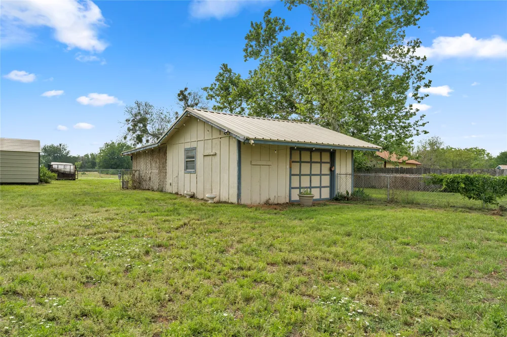 210 River Oaks Drive Burnet, TX 78611