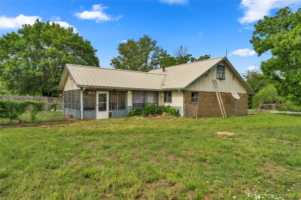 210 River Oaks Drive Burnet, TX 78611