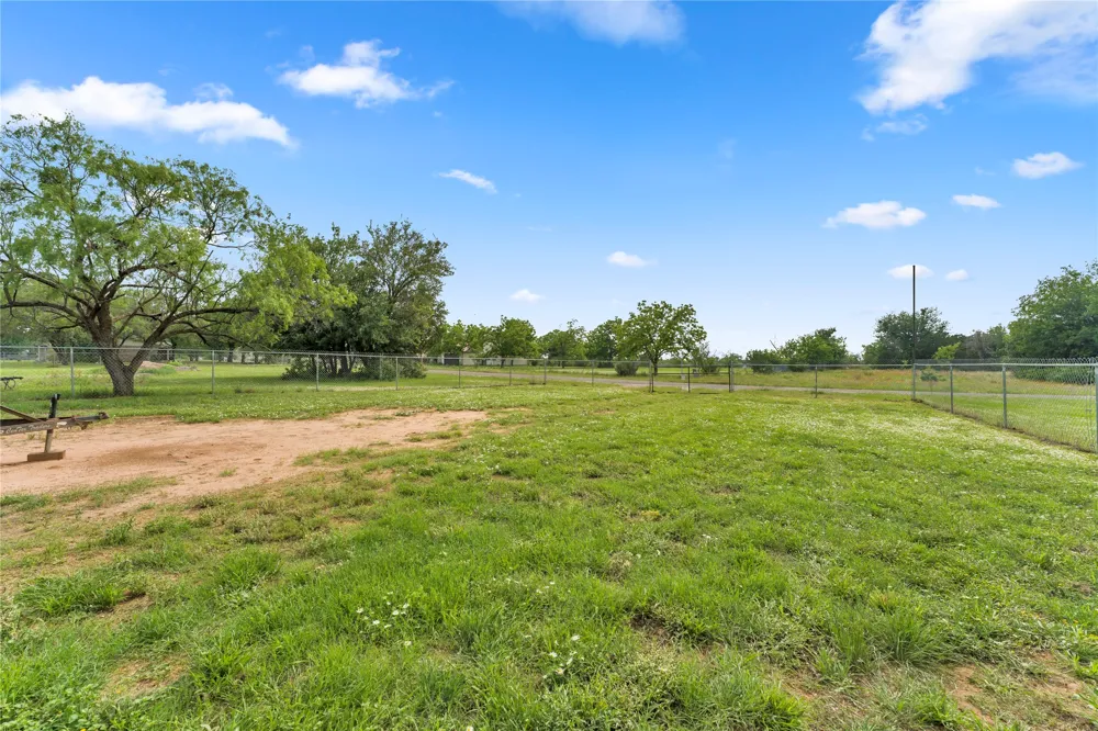 210 River Oaks Drive Burnet, TX 78611