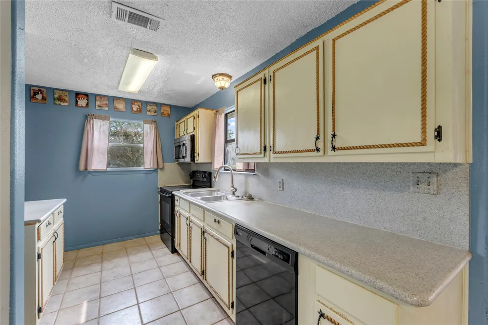 210 River Oaks Drive Burnet, TX 78611