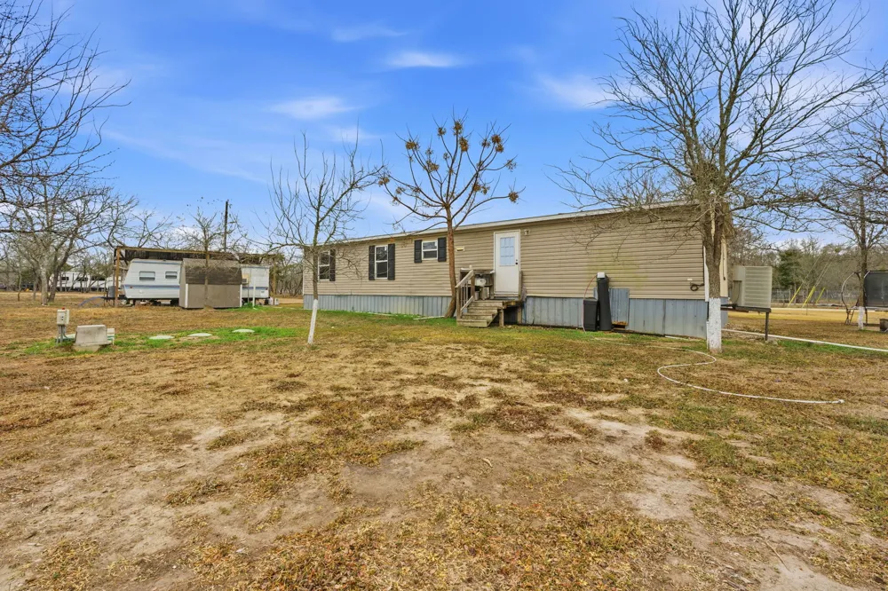1278 Fm 812 Road Cedar Creek, TX 78612