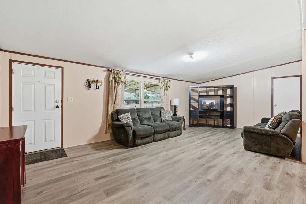 1278 Fm 812 Road Cedar Creek, TX 78612