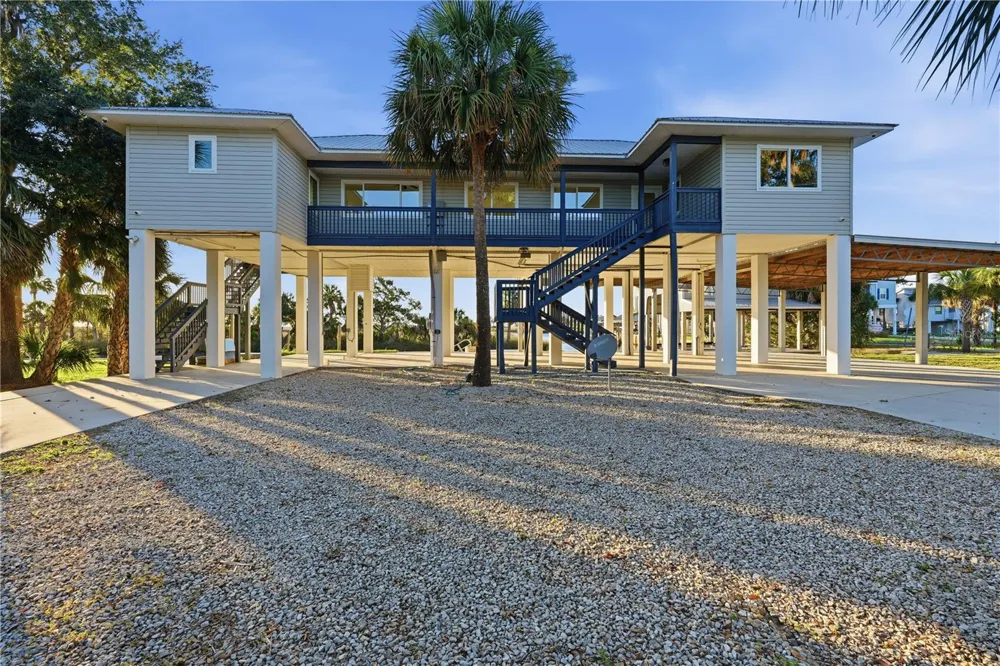 38 SE 195TH STREET Suwannee, FL 32692