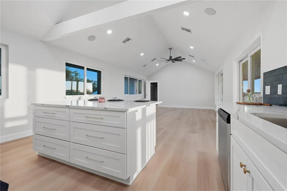 38 SE 195TH STREET Suwannee, FL 32692