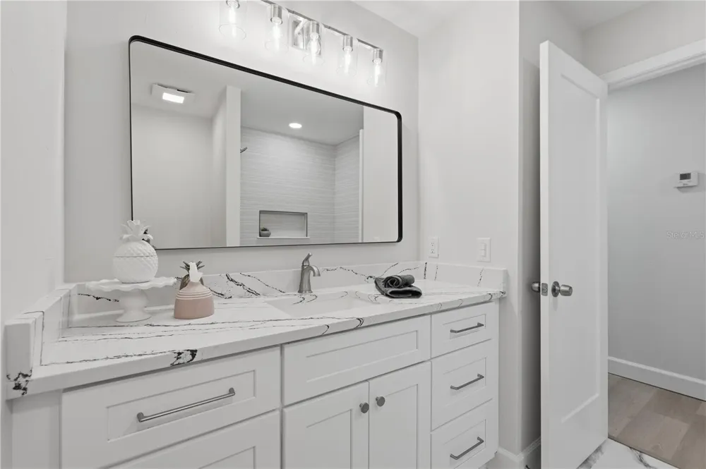38 SE 195TH STREET Suwannee, FL 32692