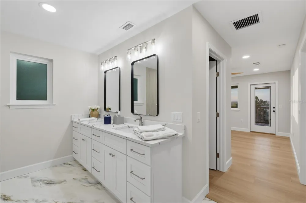 38 SE 195TH STREET Suwannee, FL 32692