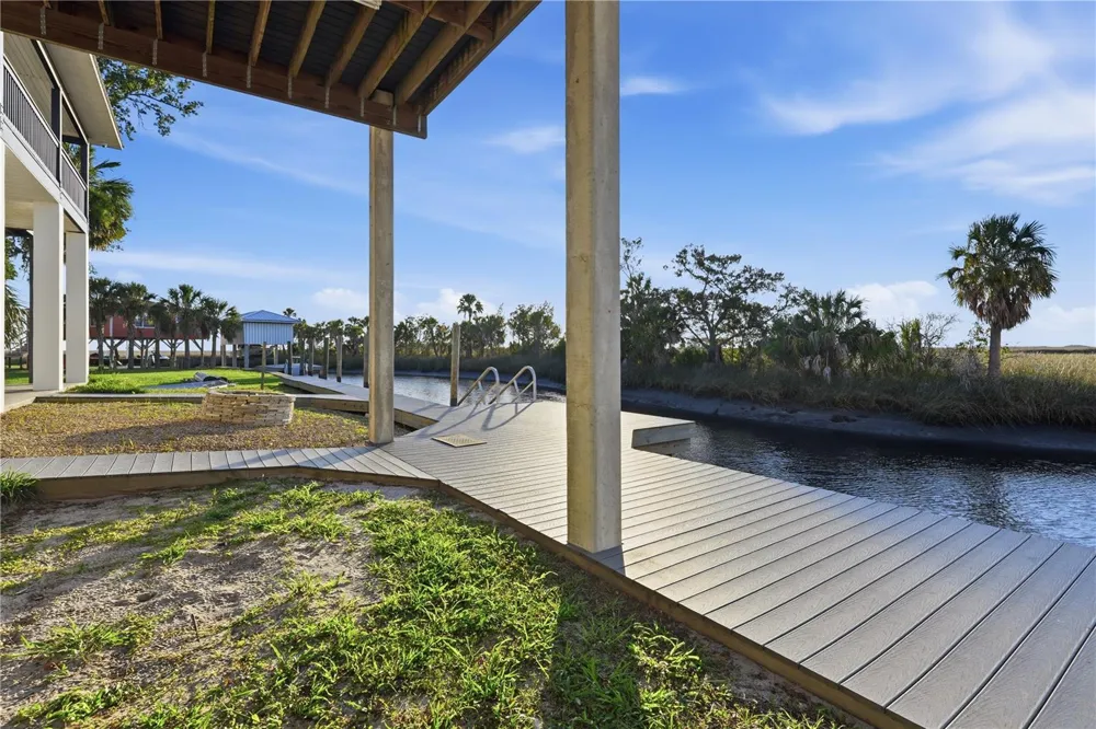 38 SE 195TH STREET Suwannee, FL 32692