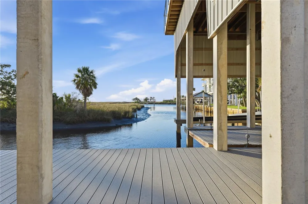 38 SE 195TH STREET Suwannee, FL 32692