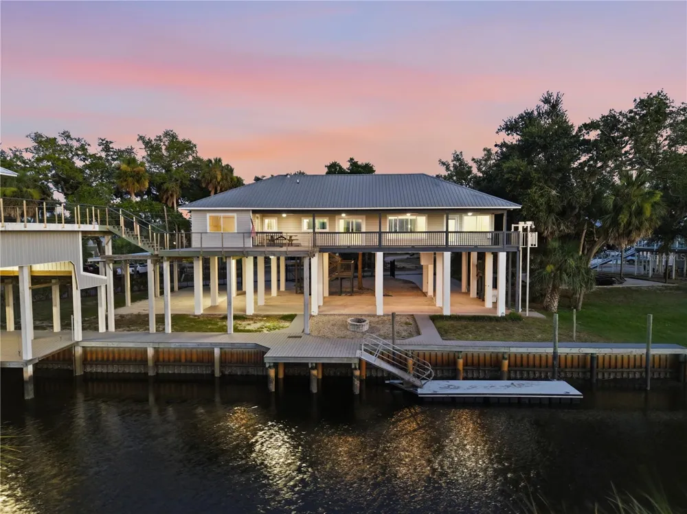38 SE 195TH STREET Suwannee, FL 32692