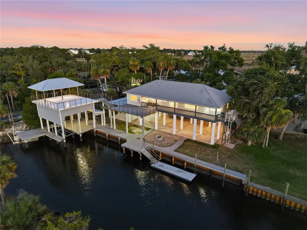 38 SE 195TH STREET Suwannee, FL 32692